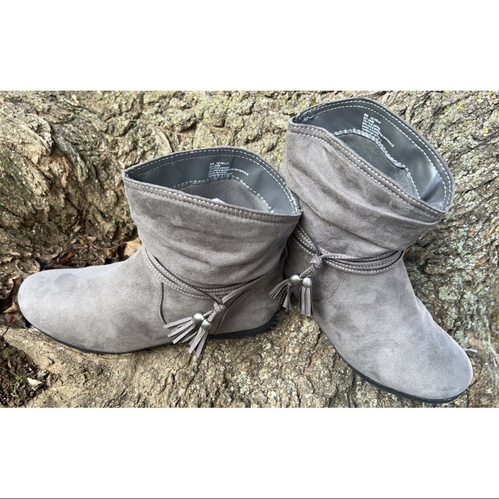 Arizona Jean Co Women Gray Tassels Ankle Boots